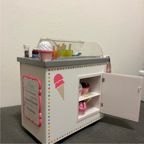 American girl ice cream cart with accessories - Picture 3 of 4